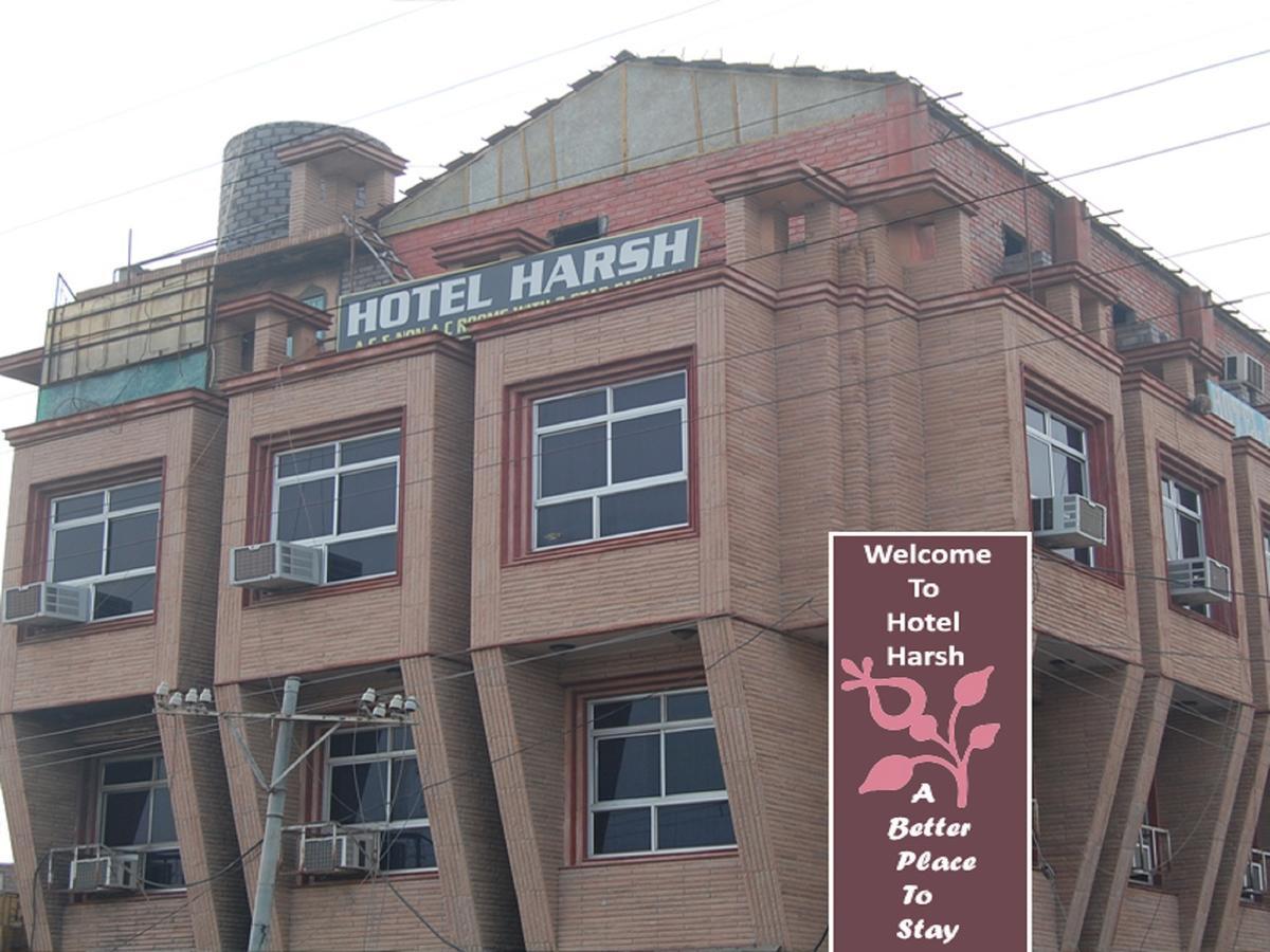 Harsh Hotel Suratgarh Buitenkant foto