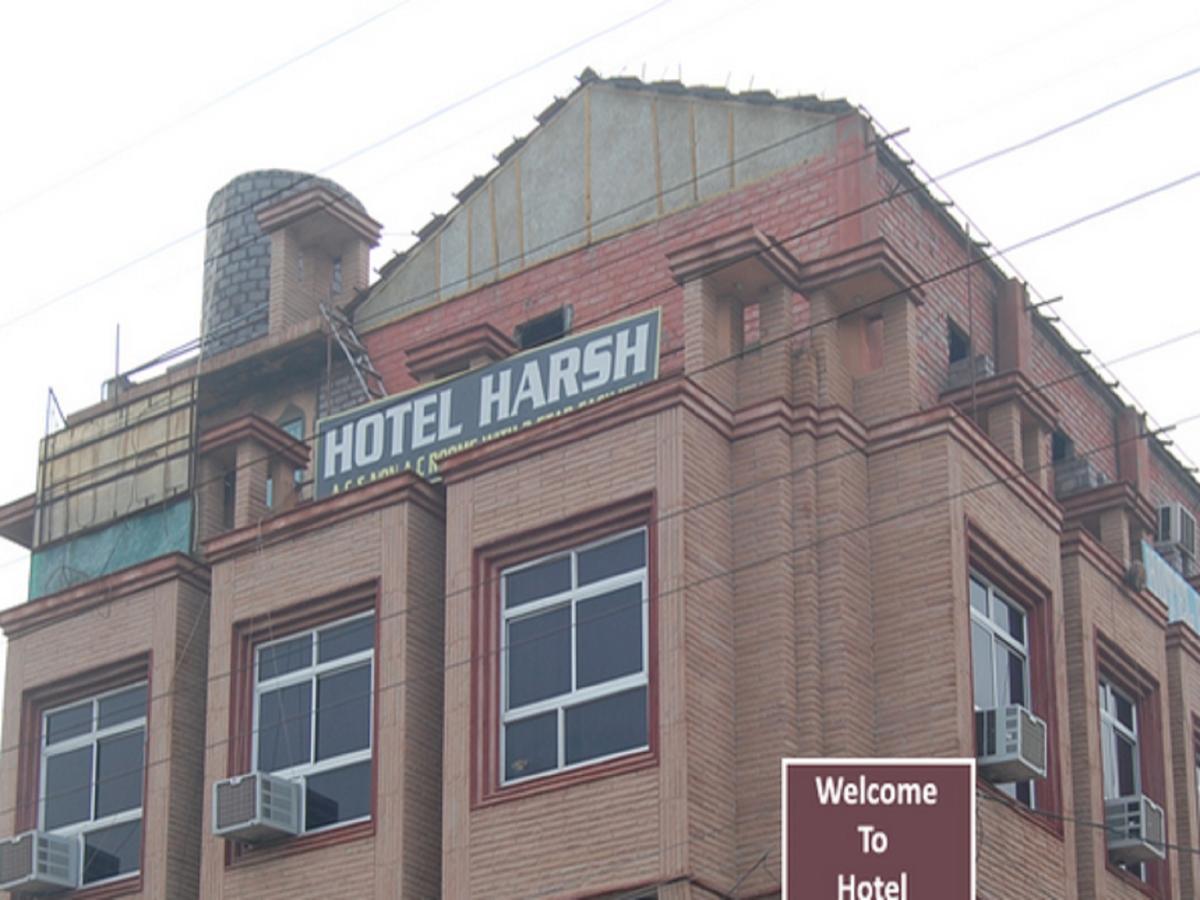 Harsh Hotel Suratgarh Buitenkant foto